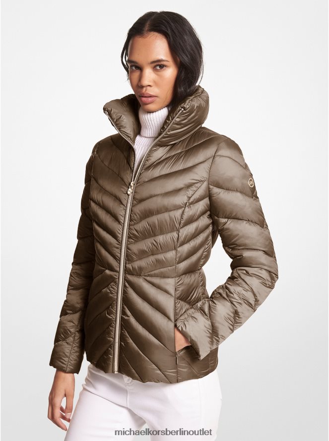 Kleidung de Michael Kors Frauen Gesteppte, verstaubare Pufferjacke aus Nylon Oliven-Kombination 404V22291