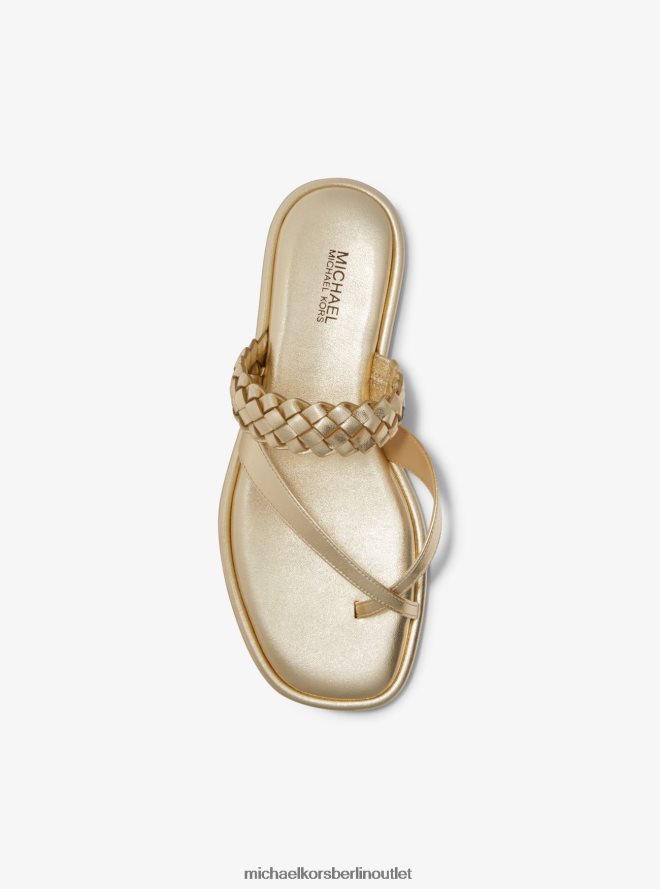 Schuhe de Michael Kors Frauen Alba-Sandale aus geflochtenem Metallic-Kunstleder Weißgold 404V222057